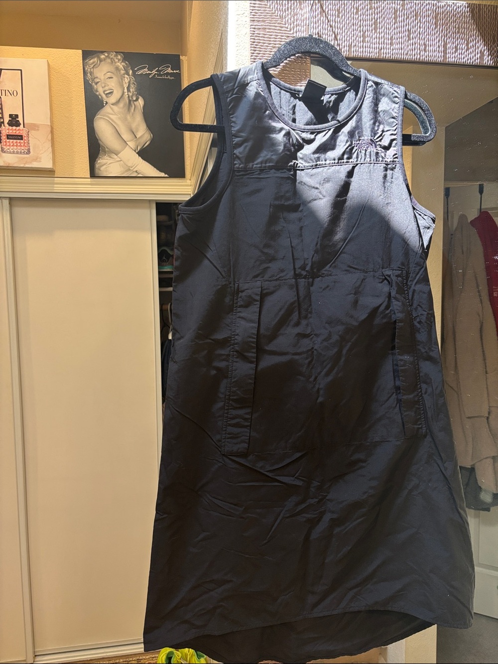 The North Face Sleeveless Black Dress - w kangaroo 🦘 pocket
